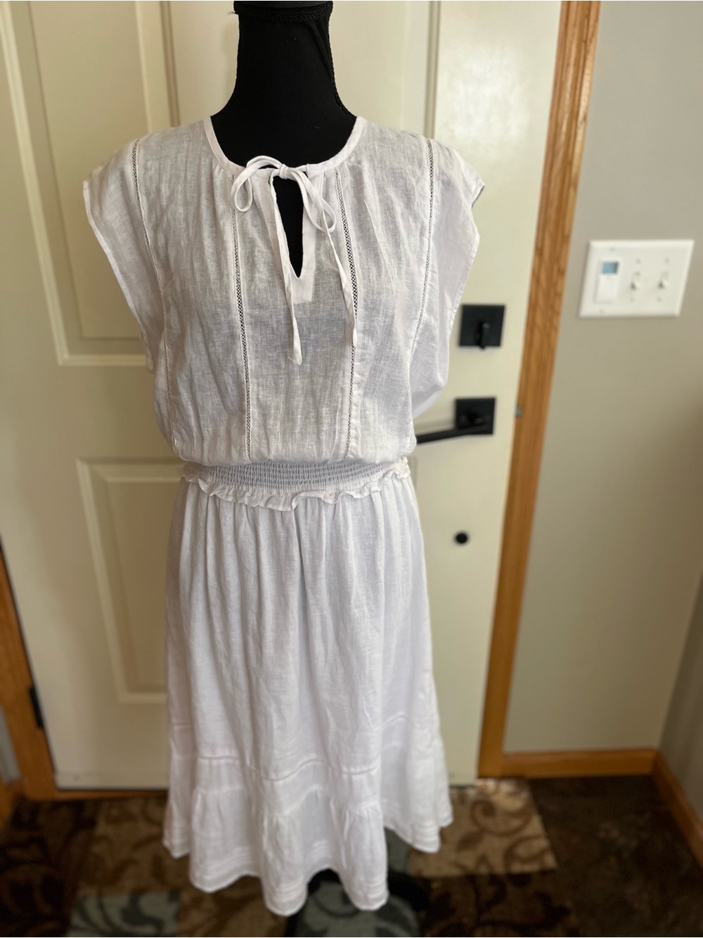 New Rails Ashlyn white luxe linen pull over lace elastic waist rush dress..Large